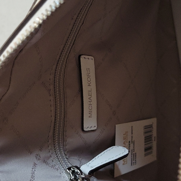 NWT Michael Kors 👜 - Picture 7 of 9